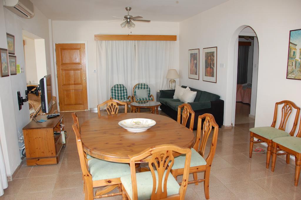 Villa Chrysanthia Polis Cameră foto