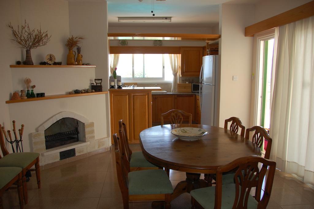 Villa Chrysanthia Polis Cameră foto